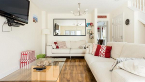 Shore Thing - Stylish Townhouse with Sea Glimpses and Large Garden